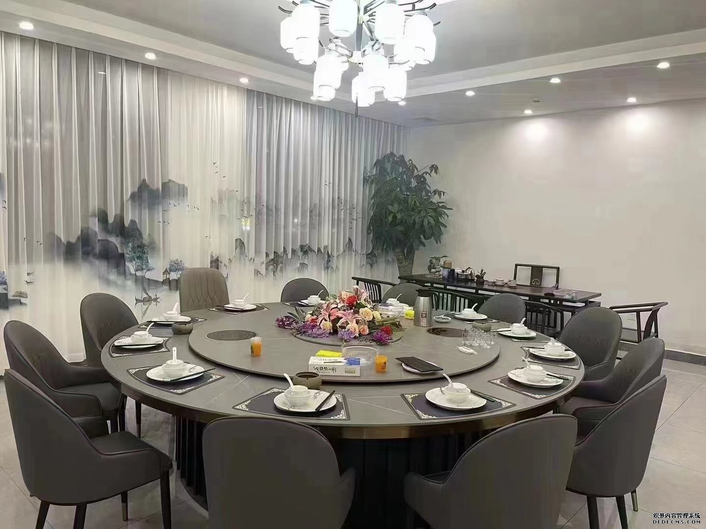 电动餐桌怎么样 How about an electric dining 
