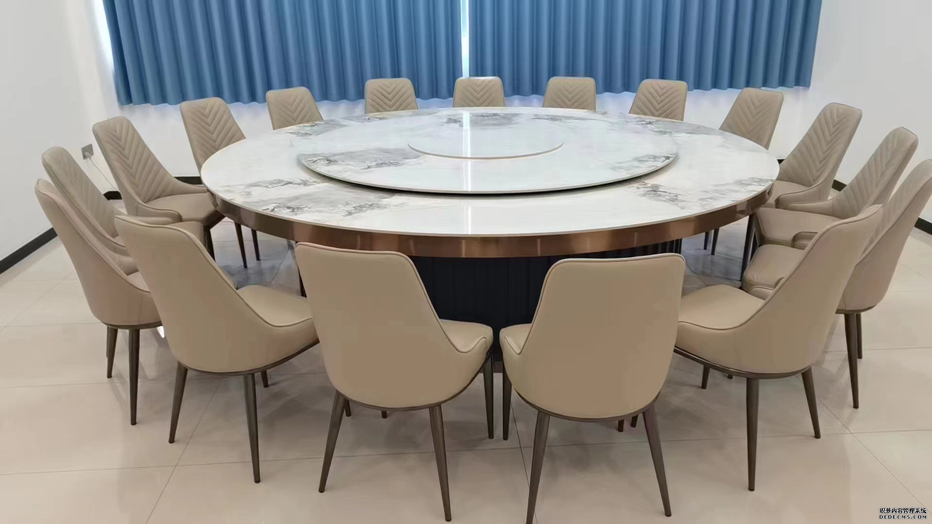 有哪些方法可以使酒店实木雕刻本色焕然